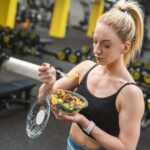 Conheça os 5 exercícios que queimam mais calorias por minuto e veja como potencializar seus treinos com base em dados científicos.